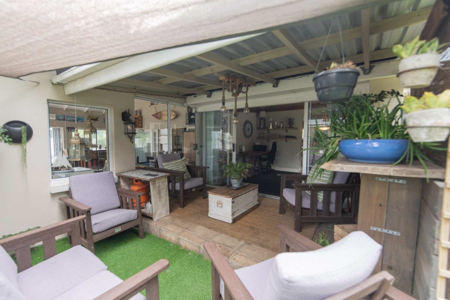 8 Bedroom Property for Sale in Summerstrand Eastern Cape